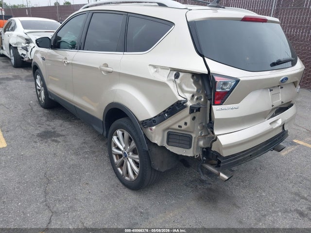 Ford Escape Titanium 2018 1FMCU9J97JUC35889 Image 3