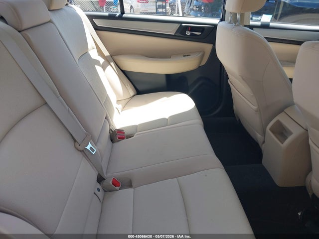 45066430 :رقم المزاد ، 4S3BNAC62H3033205 vin ، 2017 Subaru Legacy 2.5i Premium مزاد بيع