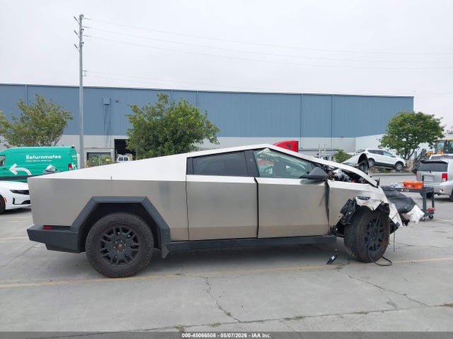 Tesla Cybertruck Cyberbeast 2025 7G2CEHEE9SA075196 Image 13