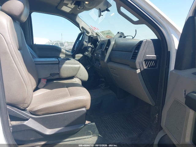 Ford F-550 Chassis Xl 2018 1FDUF5GY1JDA04461 Image 6