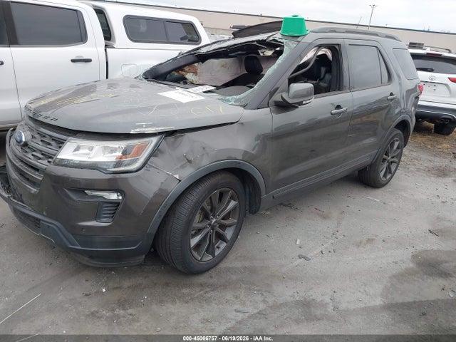 Ford EXPLORER XLT 2018 1FM5K7D88JGB31822 Image 2