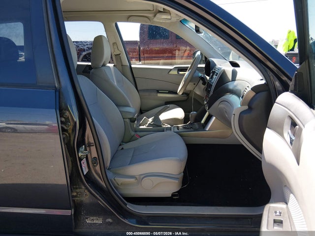 45066890 :رقم المزاد ، JF2SHADCXDH424158 vin ، 2013 Subaru Forester 2.5x Premium مزاد بيع