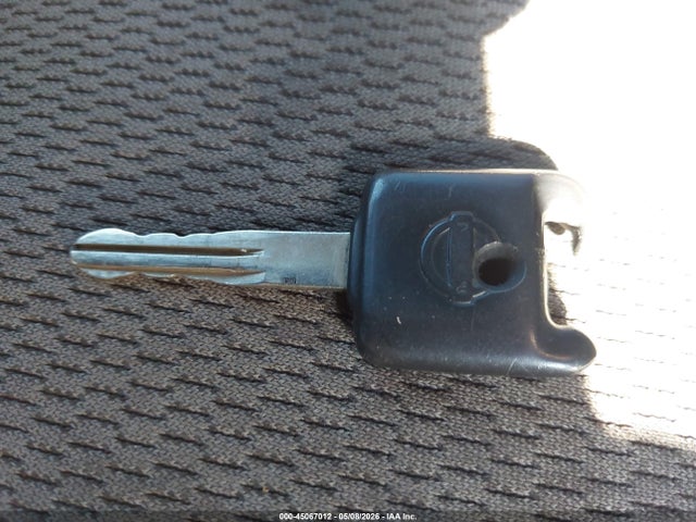 45067012 :رقم المزاد ، 1N6DD26S12C391779 vin ، 2002 Nissan Frontier Xe مزاد بيع