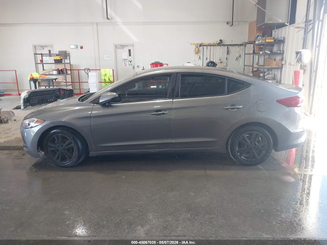 Hyundai Elantra Value Edition 2018 5NPD84LF8JH239589 Image 14