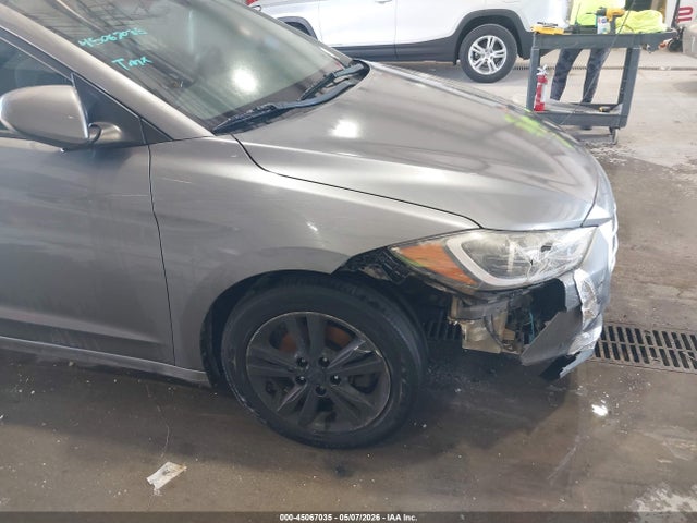 Hyundai Elantra Value Edition 2018 5NPD84LF8JH239589 Image 17