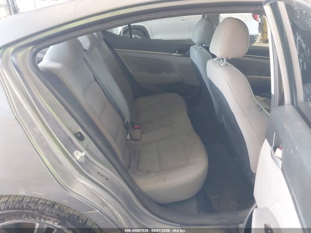 Hyundai Elantra Value Edition 2018 5NPD84LF8JH239589 Image 8