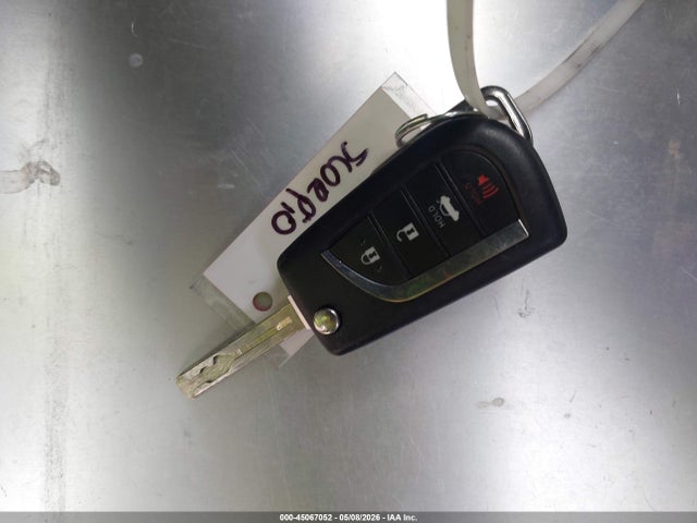 4T1C11AK2MU561990 Toyota CAMRY LE