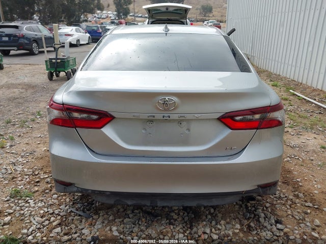 4T1C11AK2MU561990 Toyota CAMRY LE