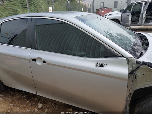 4T1C11AK2MU561990 Toyota CAMRY LE