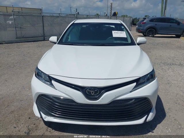 45067067 :رقم المزاد ، 4T1B11HK4KU217060 vin ، 2019 Toyota Camry Le مزاد بيع