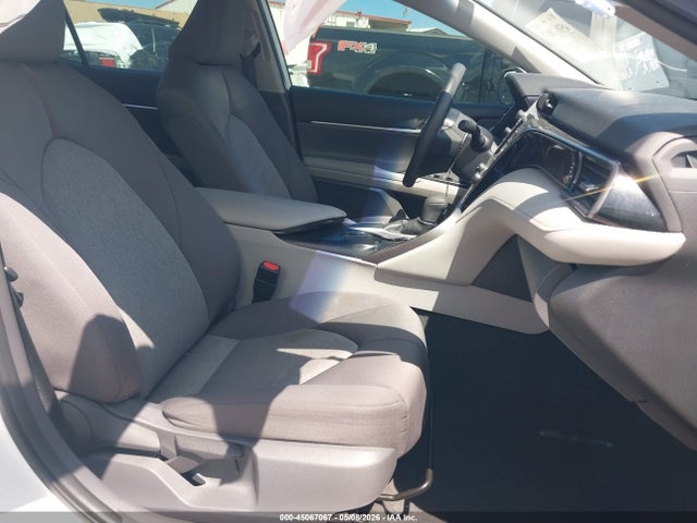 45067067 :رقم المزاد ، 4T1B11HK4KU217060 vin ، 2019 Toyota Camry Le مزاد بيع