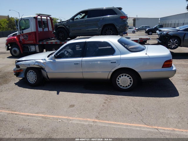1991 Lexus Ls 400 მანქანა იყიდება აუქციონზე, vin: JT8UF11E5M0061218, აუქციონის ნომერი: 45067121