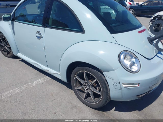 Продаж на аукціоні авто 2010 Volkswagen New Beetle 2.5l Final Edition, vin: 3VWRG3AG2AM019998, номер лоту: 45067191
