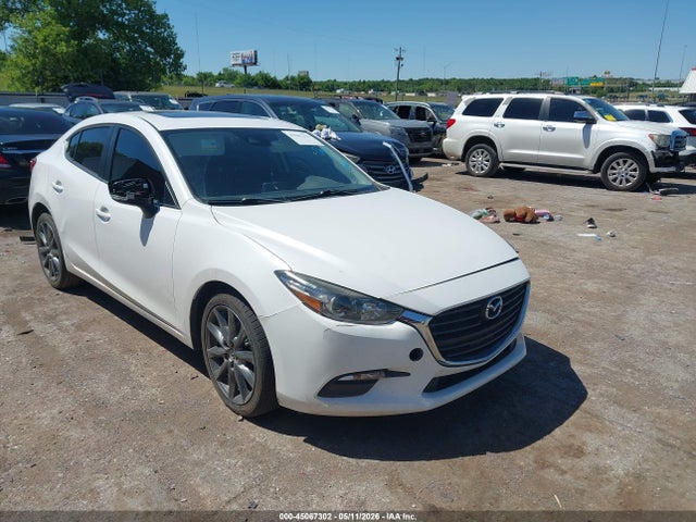 45067302 :رقم المزاد ، 3MZBN1V32JM191757 vin ، 2018 Mazda Mazda3 Touring مزاد بيع