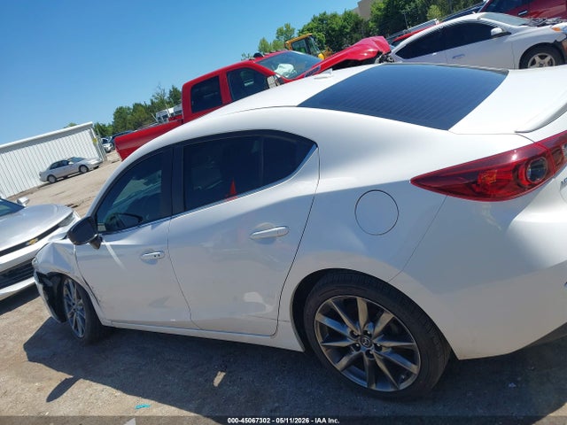 45067302 :رقم المزاد ، 3MZBN1V32JM191757 vin ، 2018 Mazda Mazda3 Touring مزاد بيع