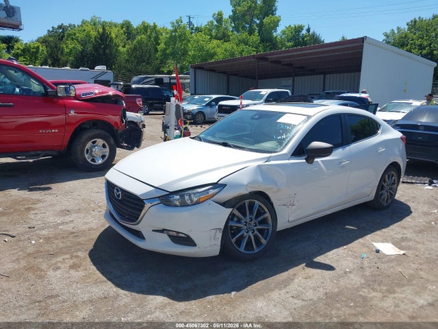 45067302 :رقم المزاد ، 3MZBN1V32JM191757 vin ، 2018 Mazda Mazda3 Touring مزاد بيع