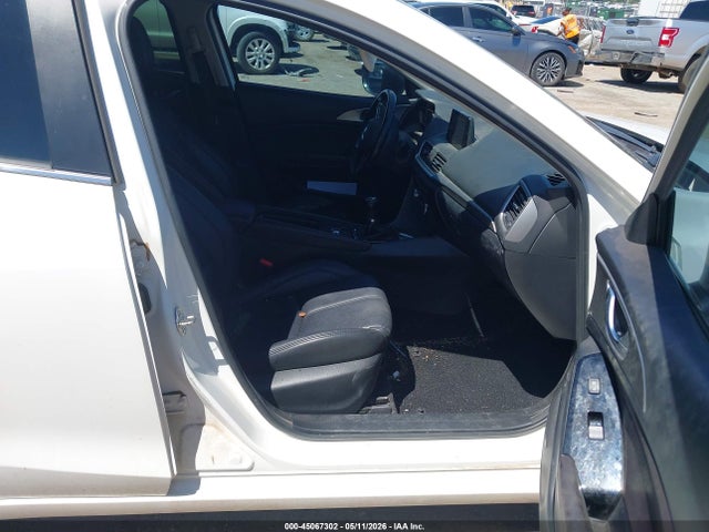 45067302 :رقم المزاد ، 3MZBN1V32JM191757 vin ، 2018 Mazda Mazda3 Touring مزاد بيع