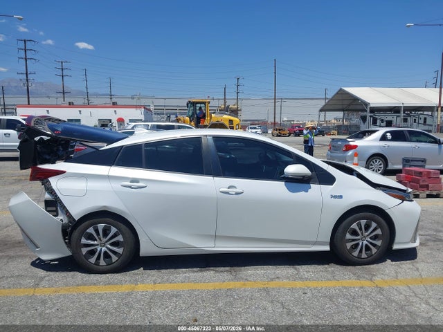 JTDKAMFP2M3166865 Toyota Prius Prime Xle