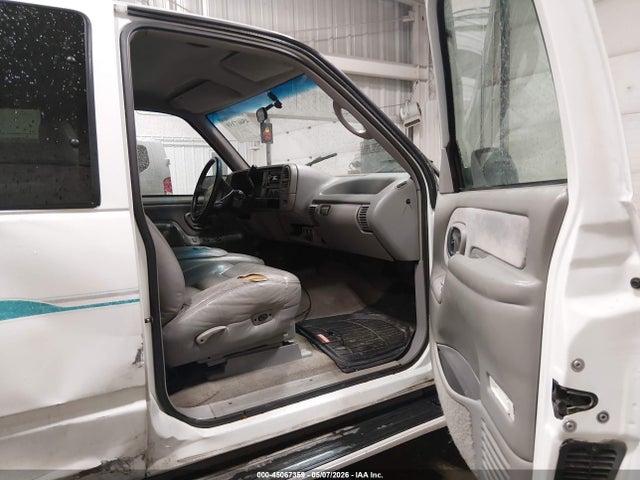 Продаж на аукціоні авто 1995 Gmc Sierra K1500, vin: 2GTEK19K8S1551830, номер лоту: 45067359