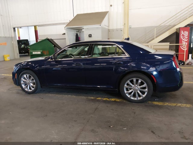 Chrysler 300 Limited 2015 2C3CCARG4FH803347 Image 14