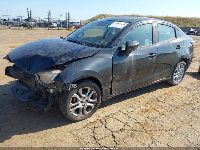 3MYDLBYV7JY310692 Toyota YARIS IA