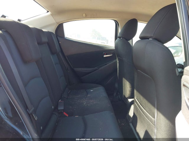 3MYDLBYV7JY310692 Toyota YARIS IA