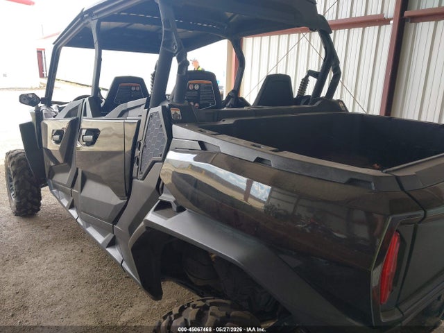Can-Am Commander Max Xt 1000r/xt-p 1000r 2024 3JBACAX26RE000231 Image 3
