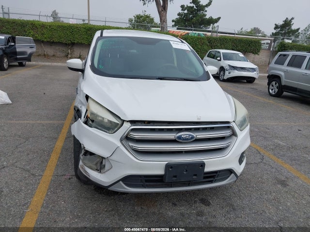 45067470 :رقم المزاد ، 1FMCU0GD9HUC34843 vin ، 2017 Ford Escape Se مزاد بيع