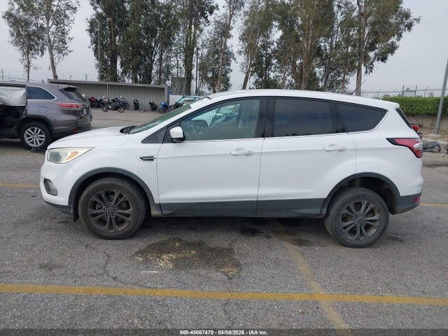 45067470 :رقم المزاد ، 1FMCU0GD9HUC34843 vin ، 2017 Ford Escape Se مزاد بيع