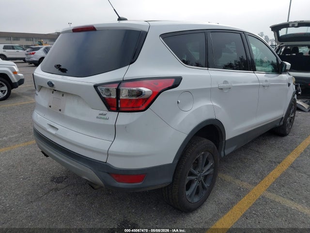 45067470 :رقم المزاد ، 1FMCU0GD9HUC34843 vin ، 2017 Ford Escape Se مزاد بيع