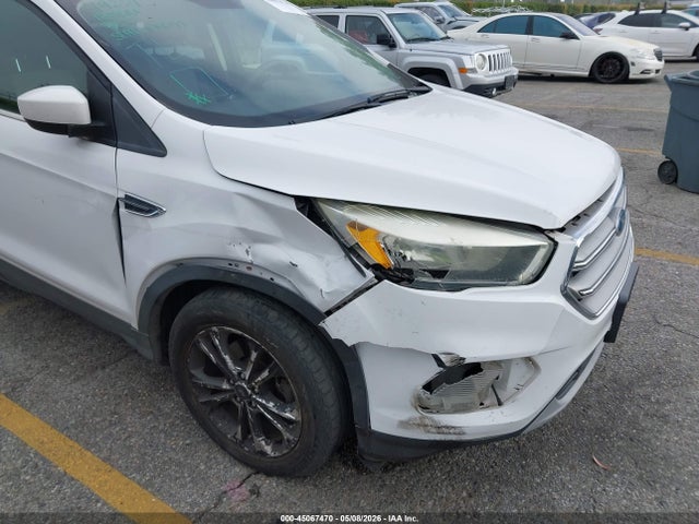 45067470 :رقم المزاد ، 1FMCU0GD9HUC34843 vin ، 2017 Ford Escape Se مزاد بيع