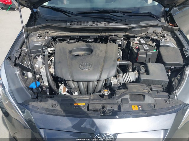 3MYDLBYV2KY502927 Toyota YARIS L