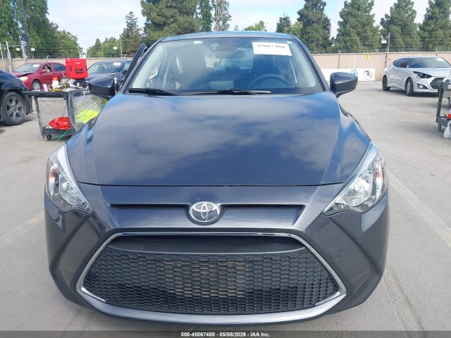 3MYDLBYV2KY502927 Toyota YARIS L