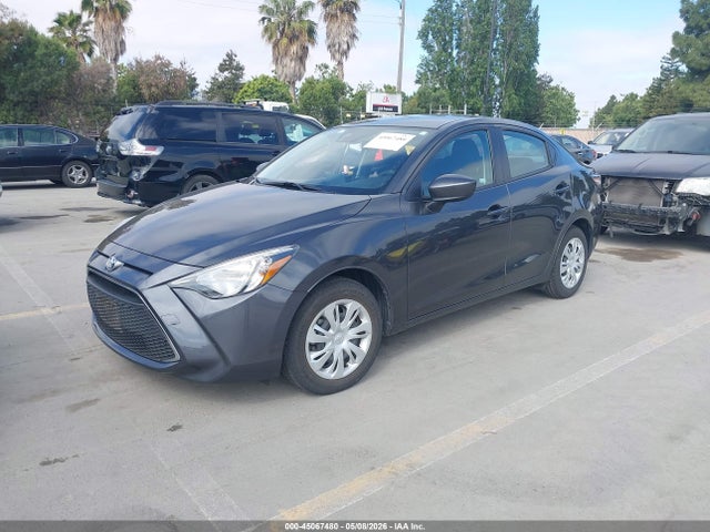 3MYDLBYV2KY502927 Toyota YARIS L