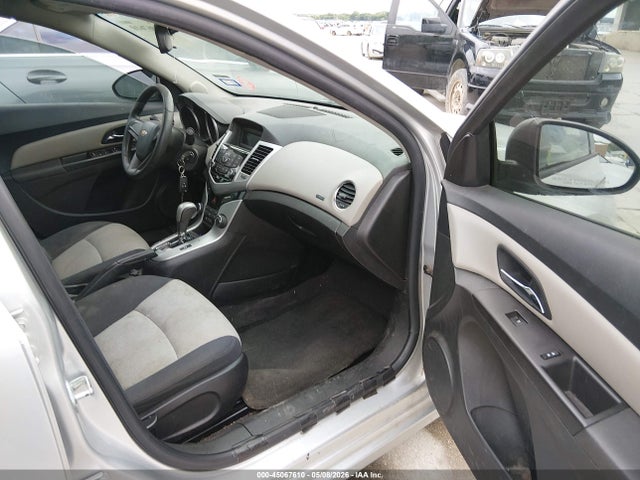 45067610 :رقم المزاد ، 1G1PA5SHXF7281552 vin ، 2015 Chevrolet Cruze Ls Auto مزاد بيع
