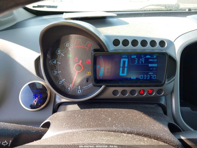 45067642 :رقم المزاد ، 1G1JD6SB7F4110855 vin ، 2015 Chevrolet Sonic Lt Manual مزاد بيع