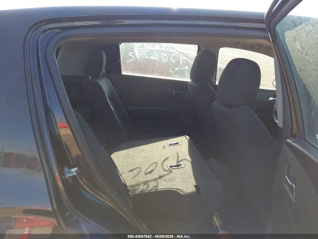 45067642 :رقم المزاد ، 1G1JD6SB7F4110855 vin ، 2015 Chevrolet Sonic Lt Manual مزاد بيع