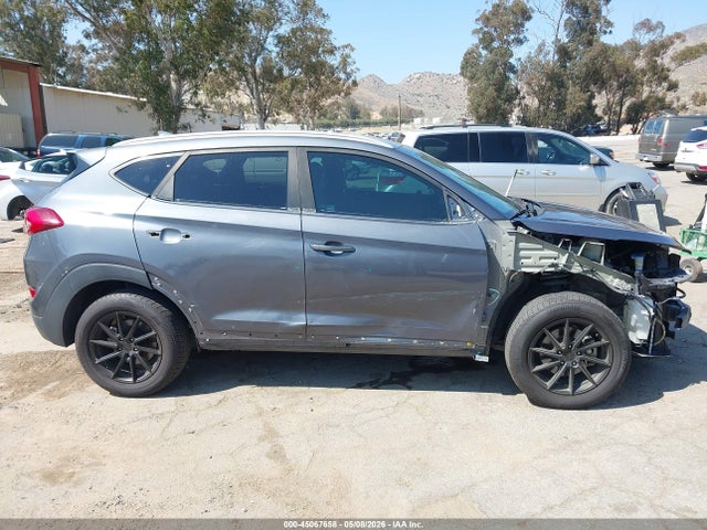 KM8J33A41JU600773 Hyundai TUCSON SEL