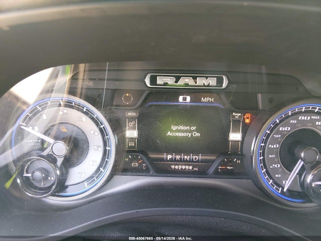 45067665 :رقم المزاد ، 1C6SRFHT9KN772767 vin ، 2019 Ram 1500 Limited  4x4 5'7 Box مزاد بيع