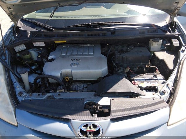 45067688 :رقم المزاد ، 5TDYK4CC7AS328749 vin ، 2010 Toyota Sienna Xle مزاد بيع