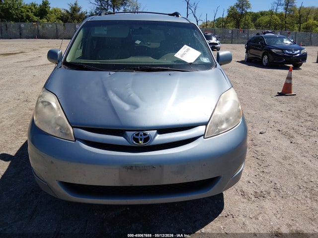45067688 :رقم المزاد ، 5TDYK4CC7AS328749 vin ، 2010 Toyota Sienna Xle مزاد بيع