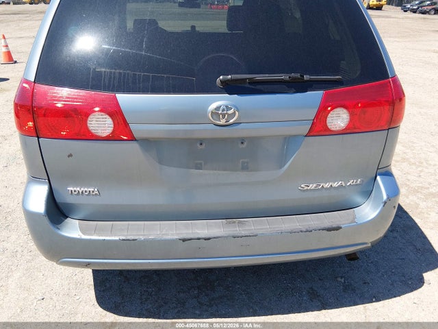 45067688 :رقم المزاد ، 5TDYK4CC7AS328749 vin ، 2010 Toyota Sienna Xle مزاد بيع