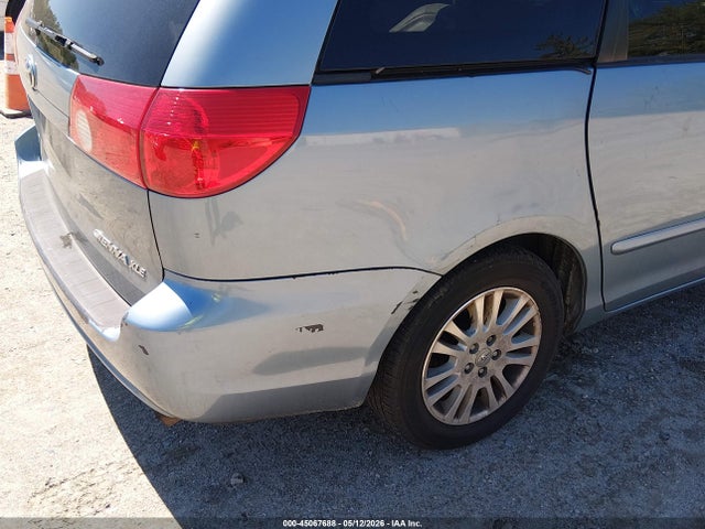 45067688 :رقم المزاد ، 5TDYK4CC7AS328749 vin ، 2010 Toyota Sienna Xle مزاد بيع