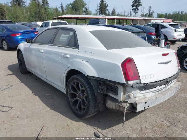 2015 Chrysler 300 S მანქანა იყიდება აუქციონზე, vin: 2C3CCABG4FH845401, აუქციონის ნომერი: 45067742