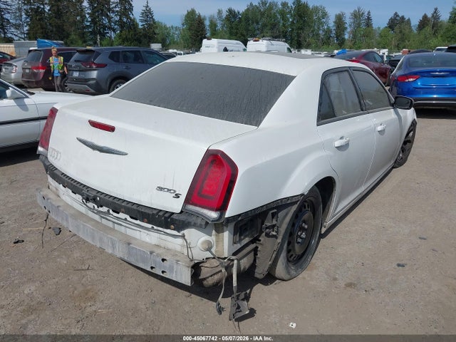 2015 Chrysler 300 S მანქანა იყიდება აუქციონზე, vin: 2C3CCABG4FH845401, აუქციონის ნომერი: 45067742