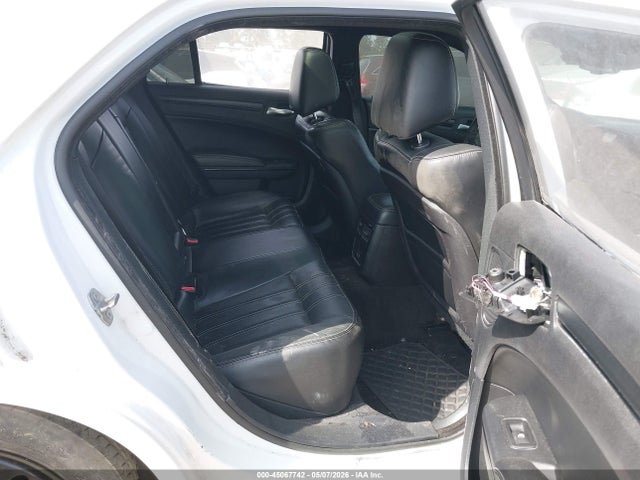 2015 Chrysler 300 S მანქანა იყიდება აუქციონზე, vin: 2C3CCABG4FH845401, აუქციონის ნომერი: 45067742