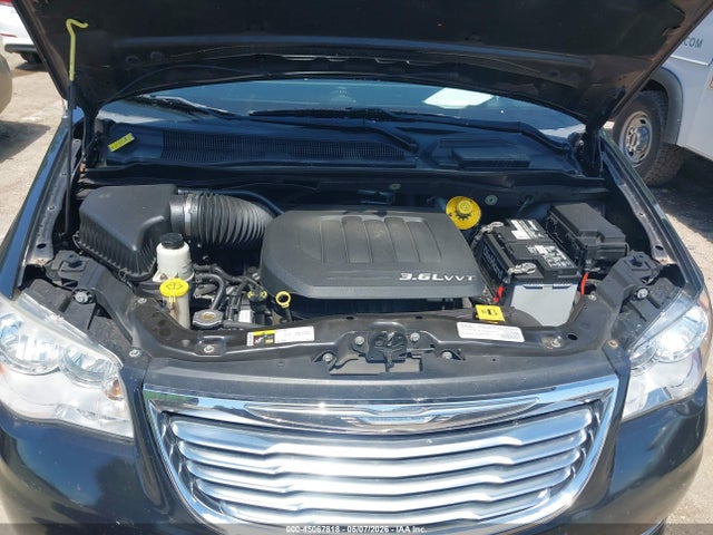 2015 Chrysler Town & Country Touring მანქანა იყიდება აუქციონზე, vin: 2C4RC1BG4FR664914, აუქციონის ნომერი: 45067818