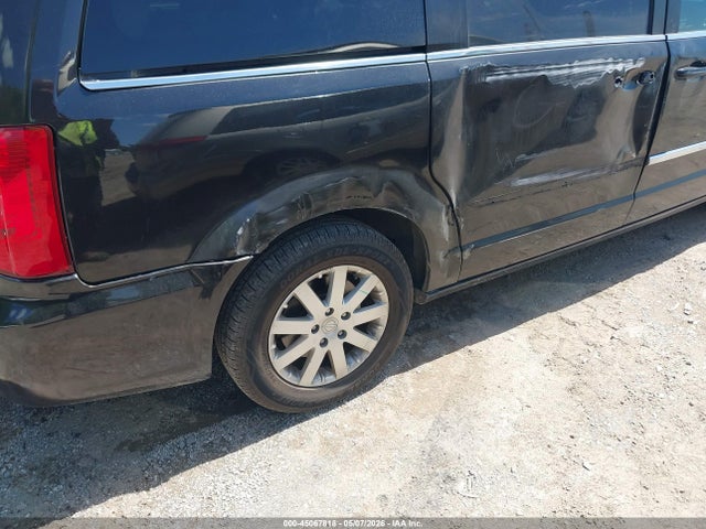 2015 Chrysler Town & Country Touring მანქანა იყიდება აუქციონზე, vin: 2C4RC1BG4FR664914, აუქციონის ნომერი: 45067818
