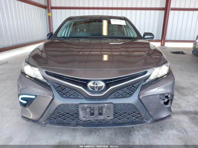 45067912 :رقم المزاد ، 4T1G11AK2LU992779 vin ، 2020 Toyota Camry Se مزاد بيع