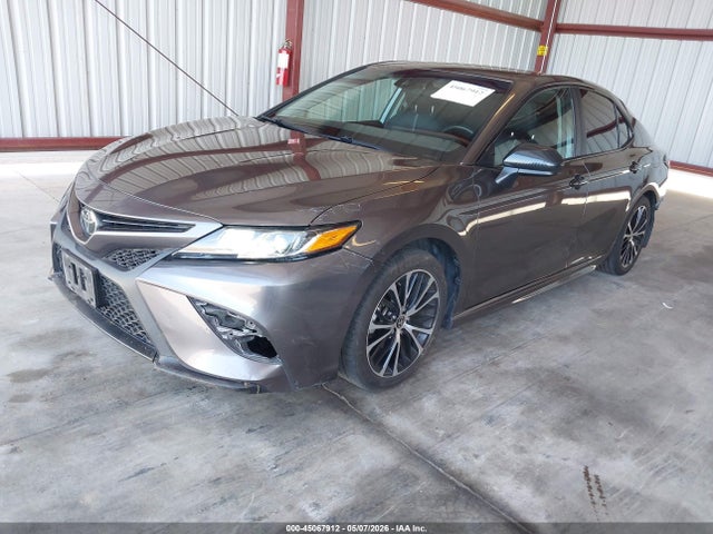 45067912 :رقم المزاد ، 4T1G11AK2LU992779 vin ، 2020 Toyota Camry Se مزاد بيع